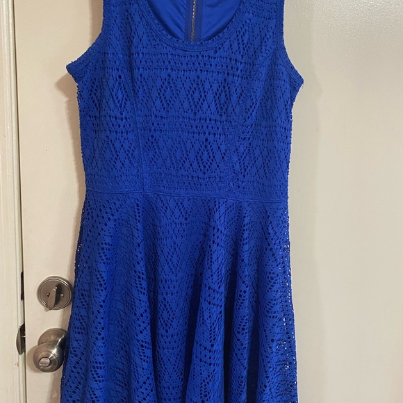 Blue dress size medium - Picture 2 of 5